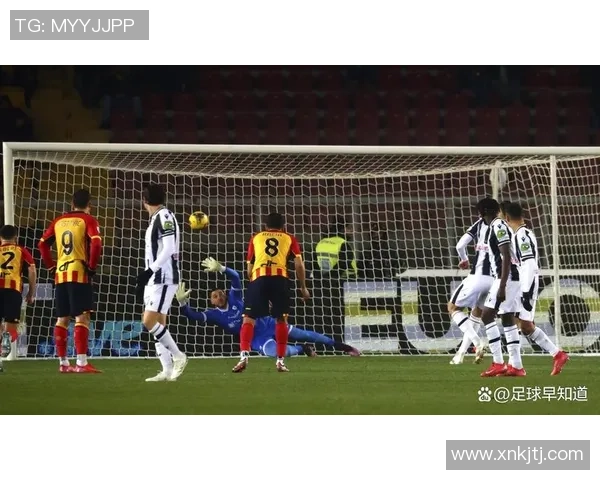 英超焦点战切尔西逆转利物浦争议判罚引发全场热议