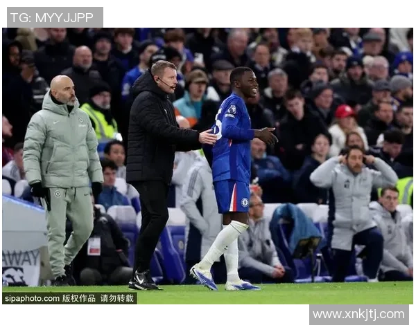 西甲激战：多特蒙德逆转切尔西补时绝杀引发争议判罚热议