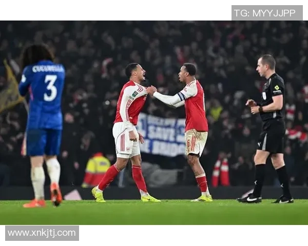 友谊赛激战：拜仁与阿森纳1比1平局精彩瞬间引发全场热烈反响